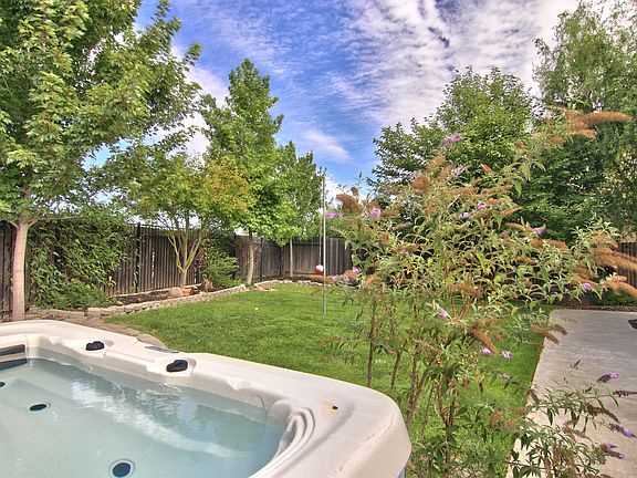 5th image of 2347 Canary Dr