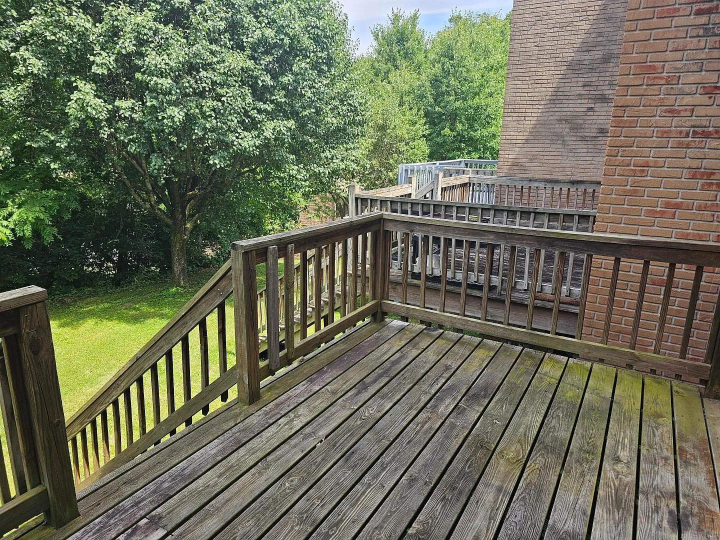 321 Emerald Dr — Photo 4