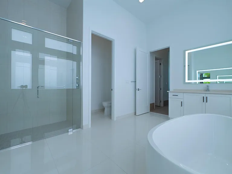 9597 Royal Palm Way — Photo 27