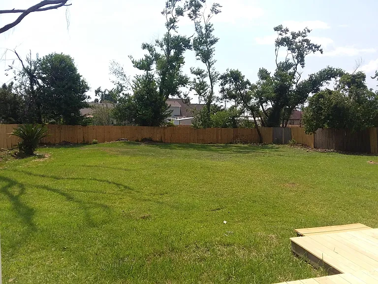 2933 Fairmont Dr — Photo 3