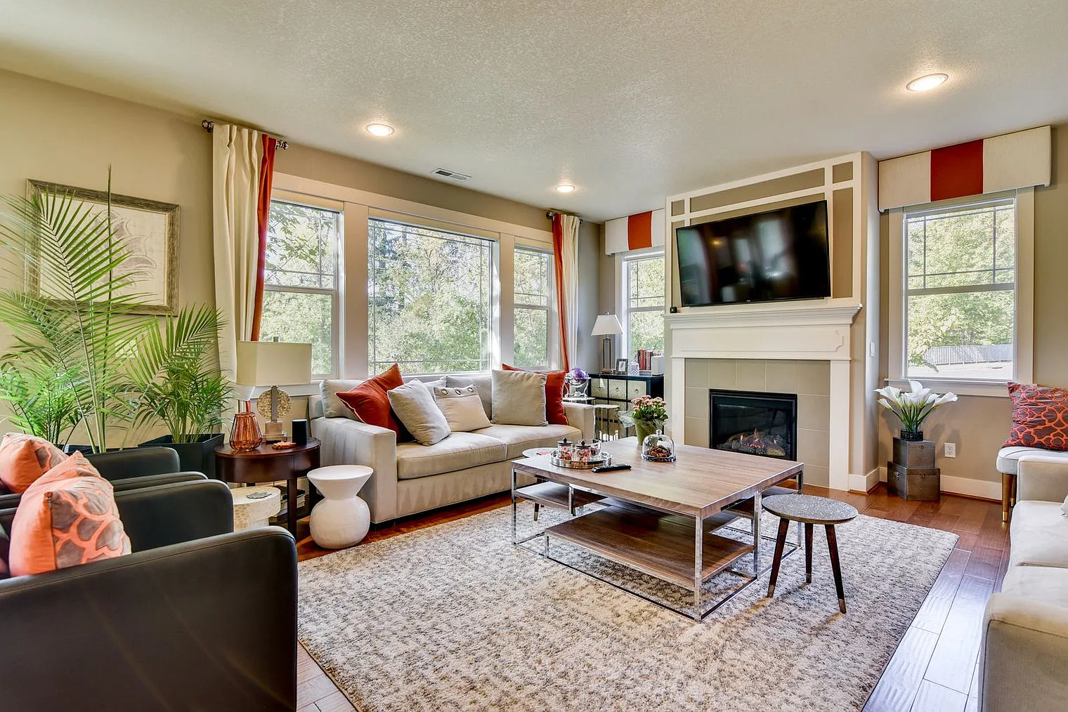 3 bed, 2.0 bath, 3196 sqft, $6,677 — Photo 1