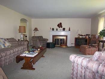 3rd image of 1714 Valmont Dr