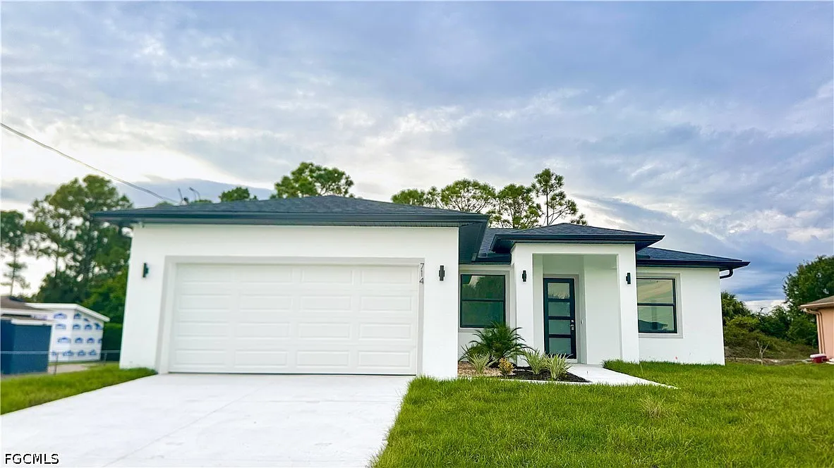4 bed, 2.0 bath, 1554 sqft, $2,300 — Photo 2