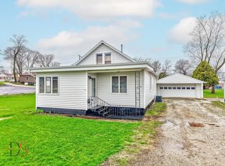 319 Railroad Ave, Naplate, IL