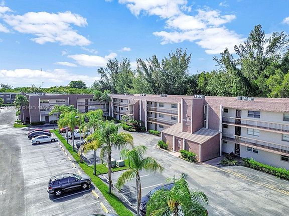 3rd image of 7060 Nova Dr APT 303C