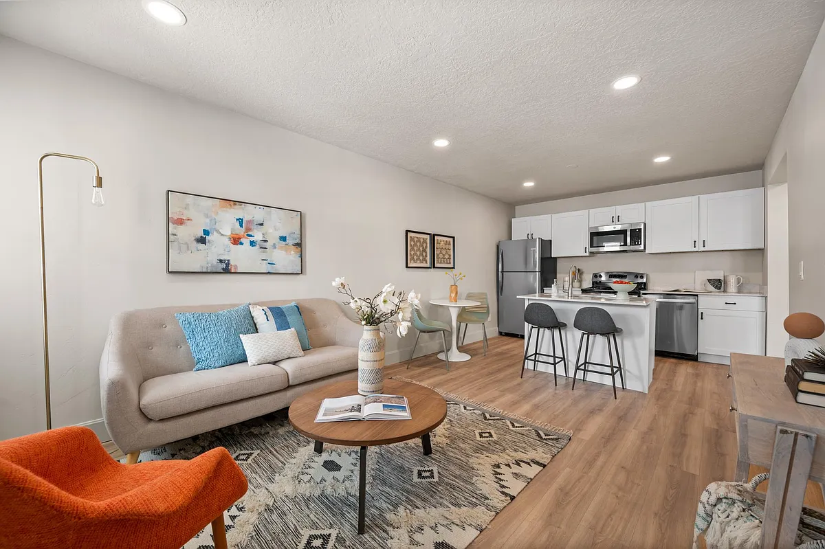 Building Photo - 671 S 400 E