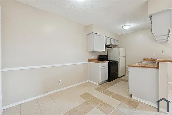 1400 Clamp Ave #403 — Photo 5