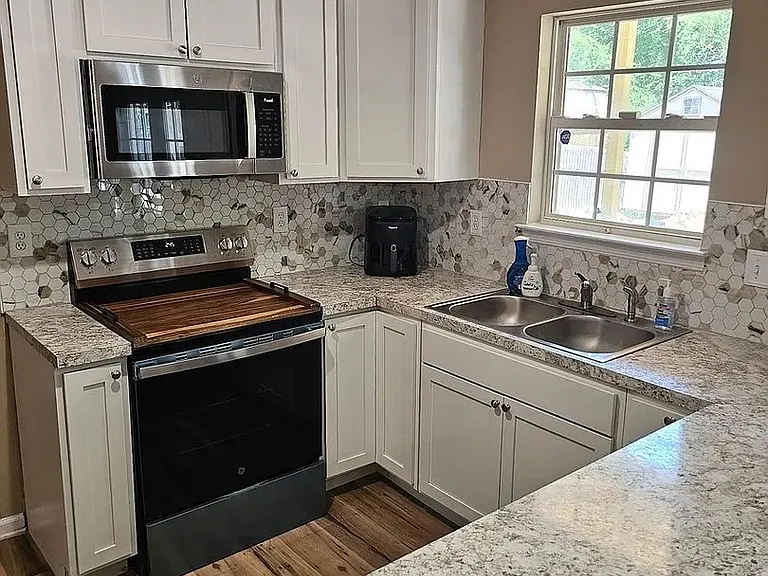 461 1st Turn Ct SW — Photo 3