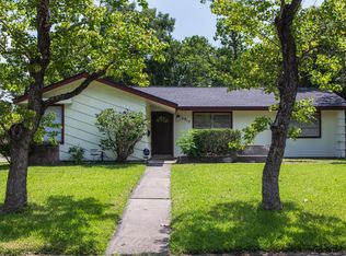 6915 Edgemoor Dr, Houston, TX 77074