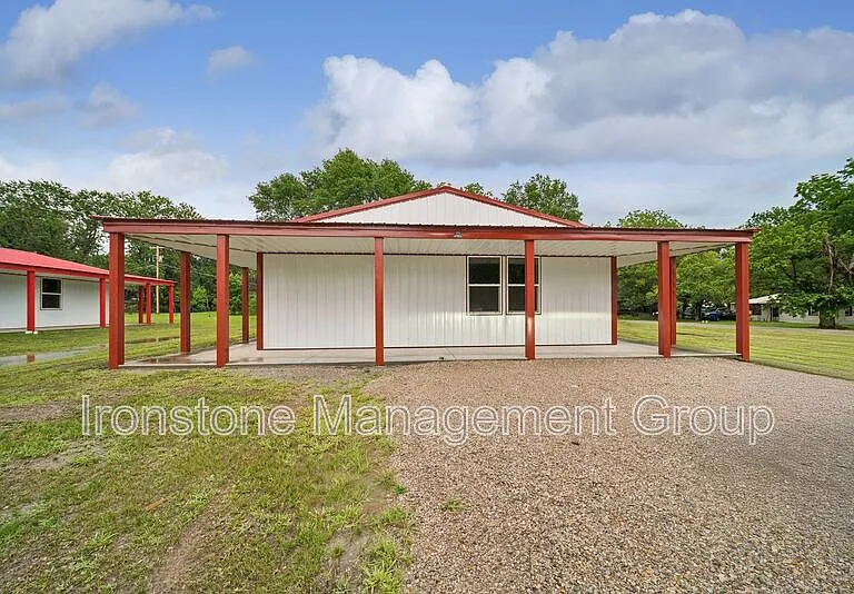 212 W Jackson Ave — Photo 1