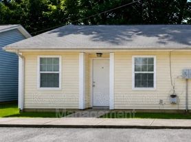 1375 Thompsonville Ln
