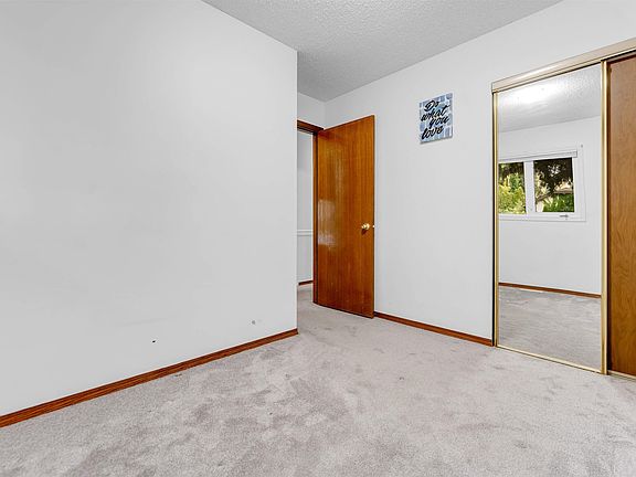 5th image of 1160 35a St NW