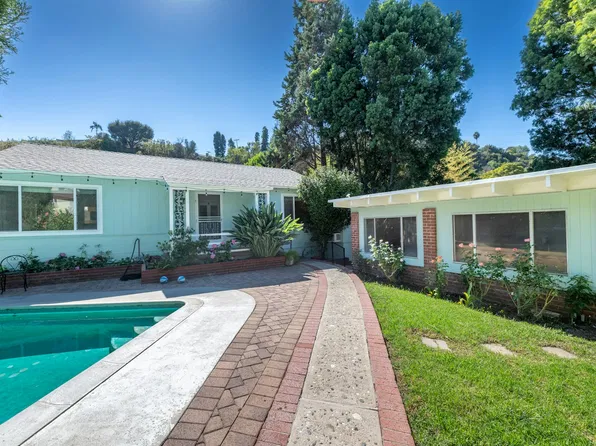 10948 Fruitland Dr, Studio City, CA 91604