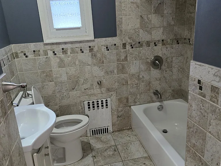 14 Newark Bay Ct — Photo 9