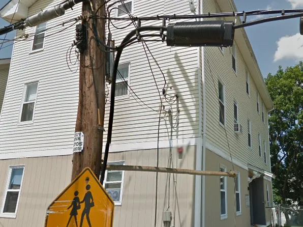 587 Pine Street, 587 Pine St APT 2, Central Falls, RI 02863