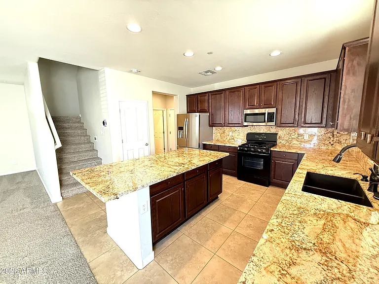 9237 W Coolbrook Ave — Photo 6