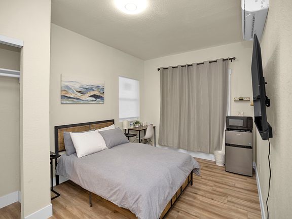 2nd image of 717 E McKinley Ave #1