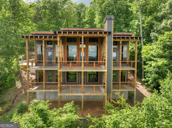 526 Arrowhead Dr, Mineral Bluff, GA 30559