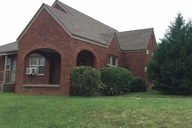 1st image of 1601 S Knoxville Ave