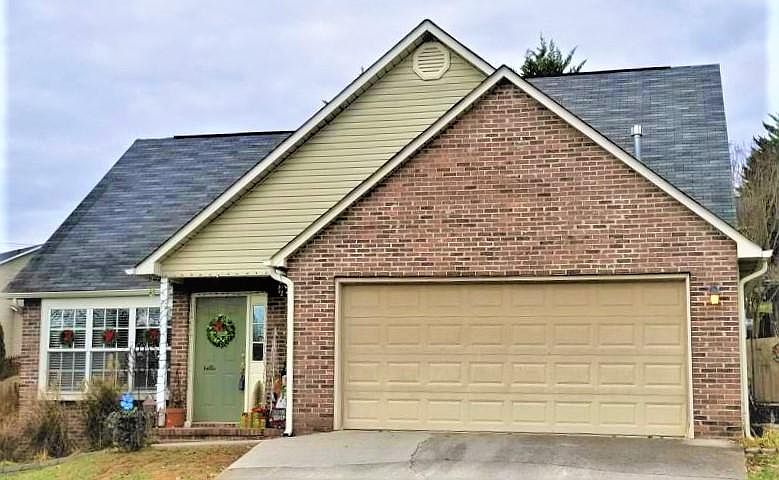 1st image of 771 Settlers Pond Way