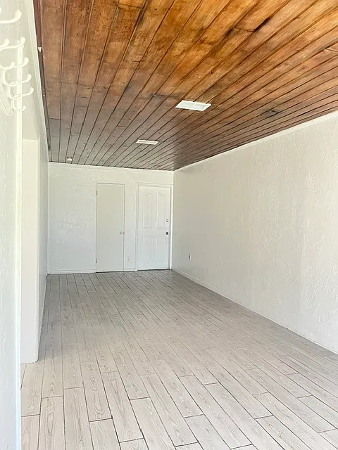 3/1 in DeLand, close to shopping, $1,600/month! — Photo 2