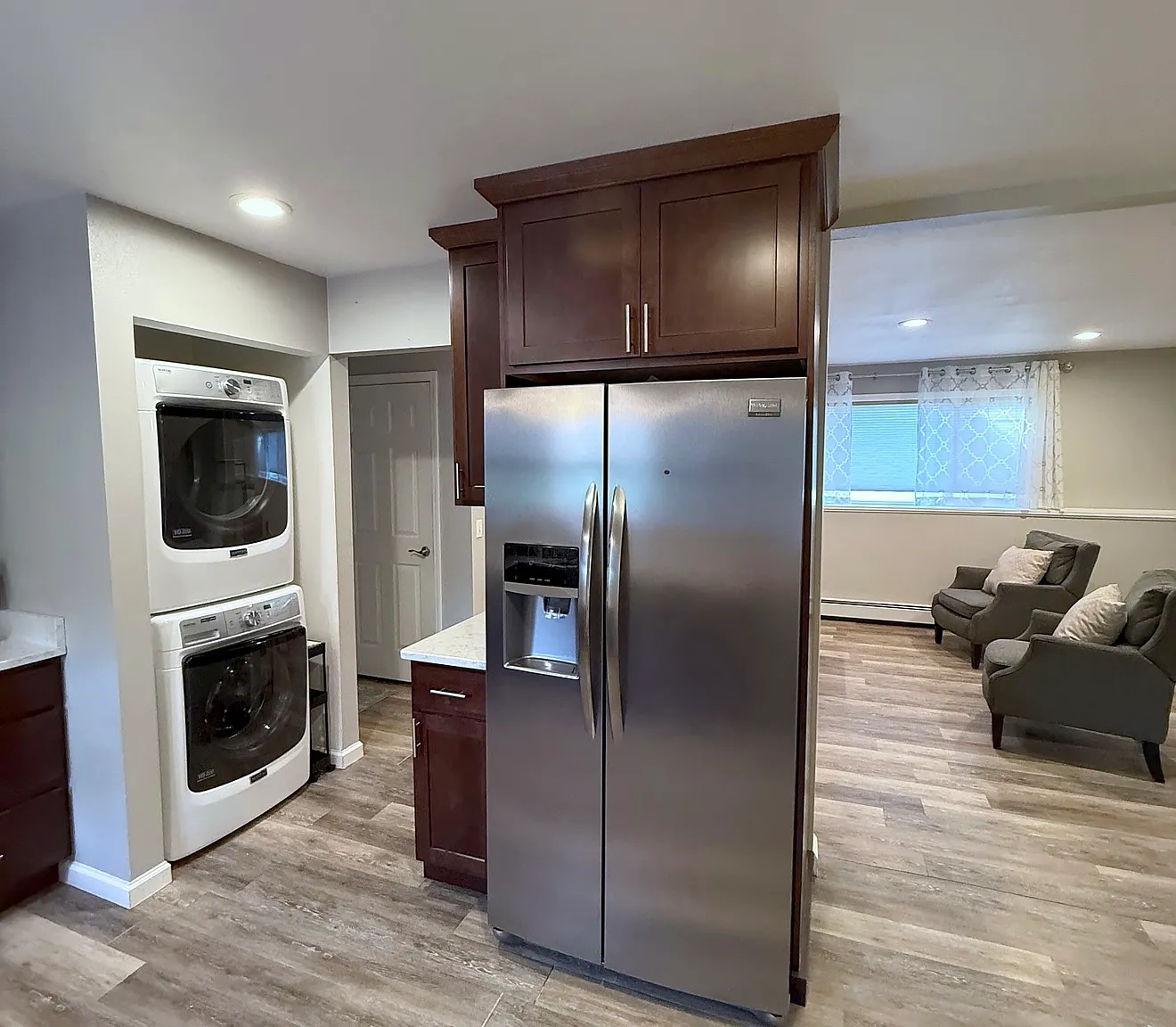 2 bed, 1000 sqft, $2,250 — Photo 3