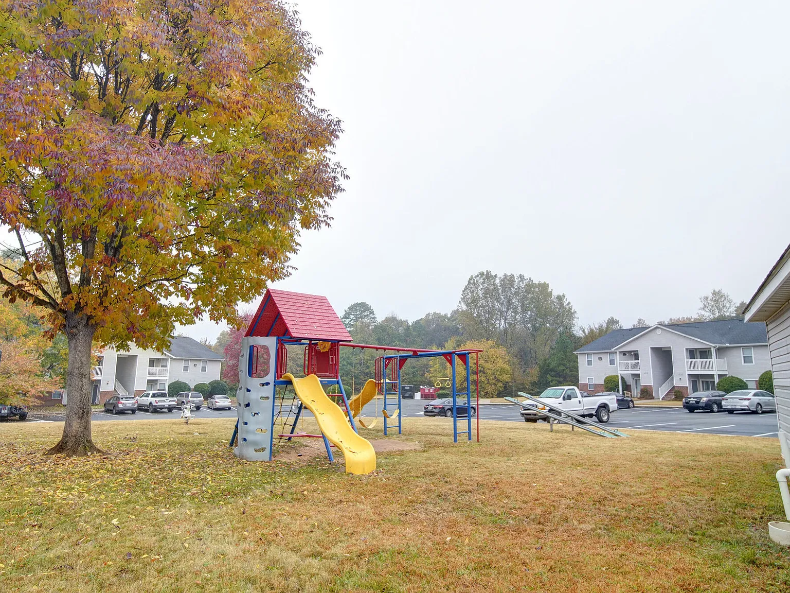 Chapman Pointe — Photo 2