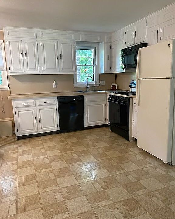 1st image of 16 Sharon Dr
