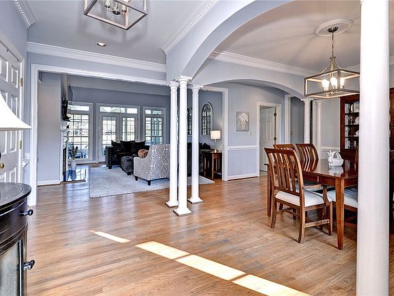 4th image of 3005 Travis Pond Rd