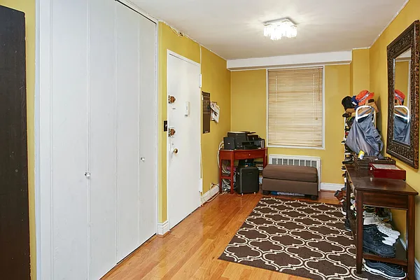 Sold by Voro, LLC | media 16