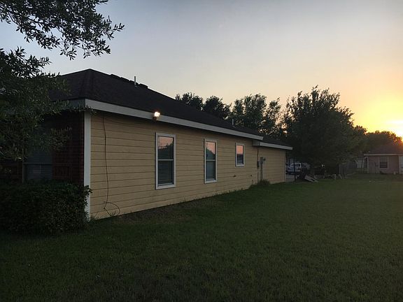 3rd image of 2111 Southfork Cir #House