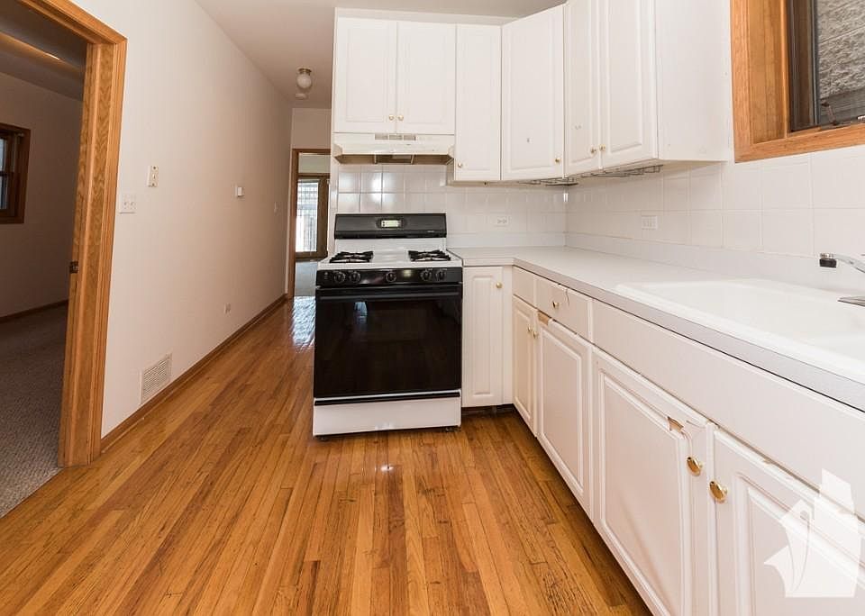 1st image of 1242 W Erie St #2