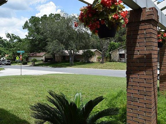 3rd image of 127 Holderness Dr