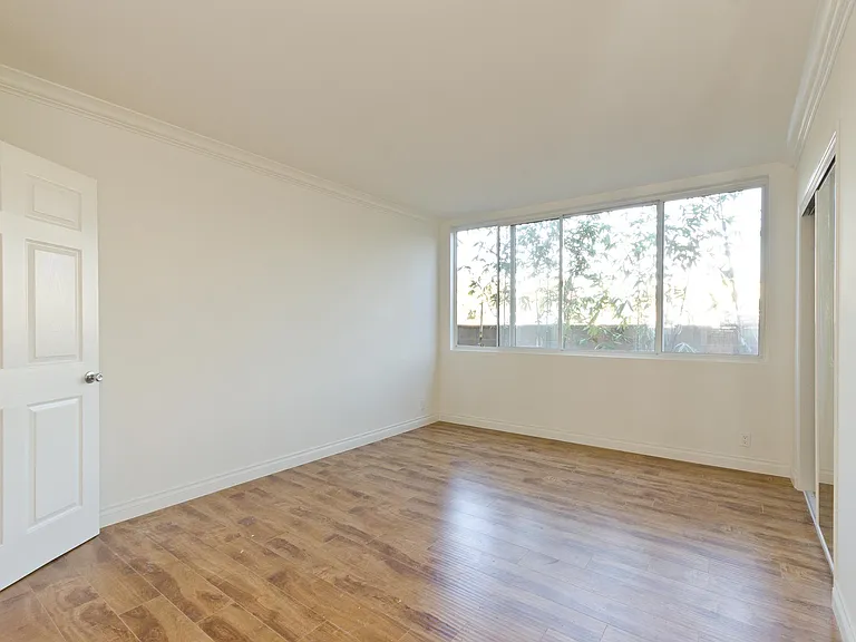 8040 W 83rd St #104 — Photo 32