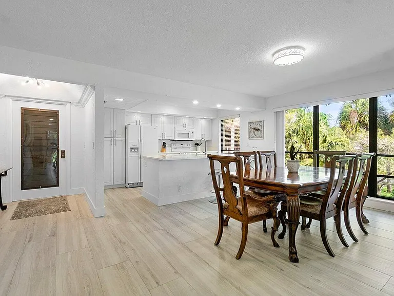 655 Brackenwood Cv #655 — Photo 13