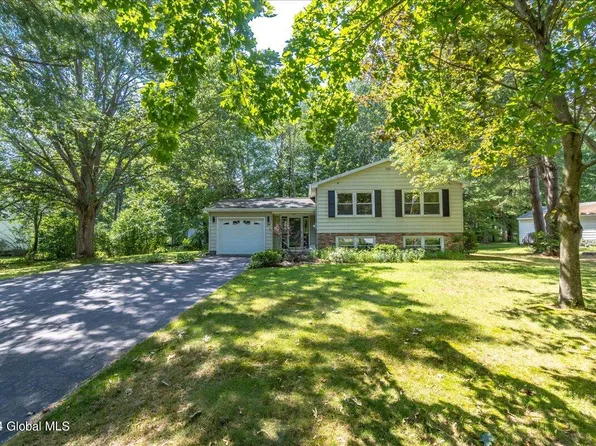 34 Grissom Drive, Clifton Park, NY 12065