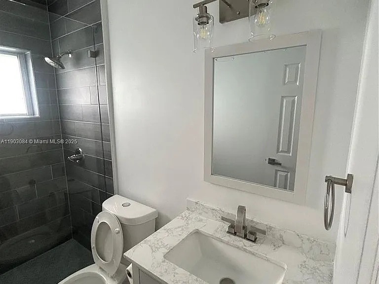 6121 SW 48th Ct #1 — Photo 9