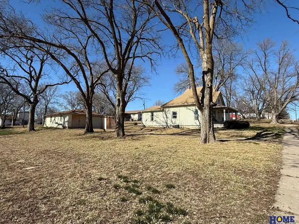 215 Perry St, Odell, NE 68415