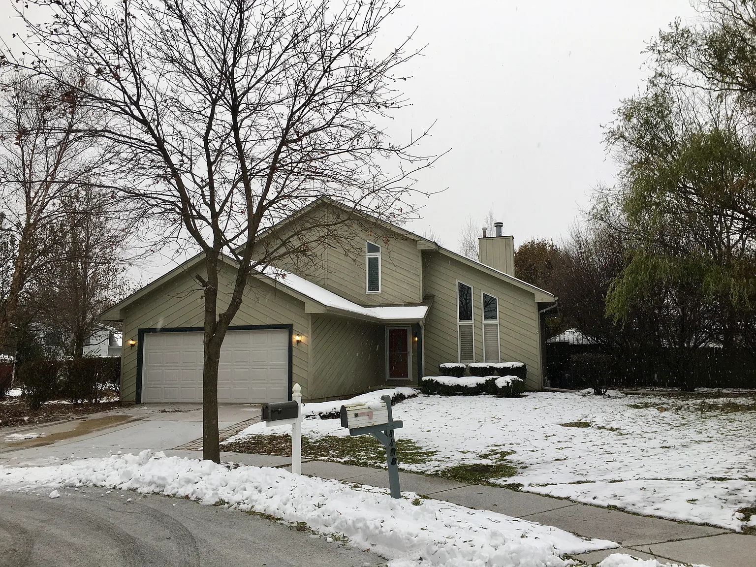 1127 Leawood Ct photo 1