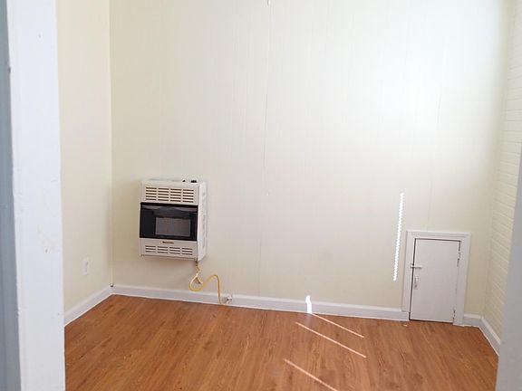 3rd image of 1028 SW 31st St