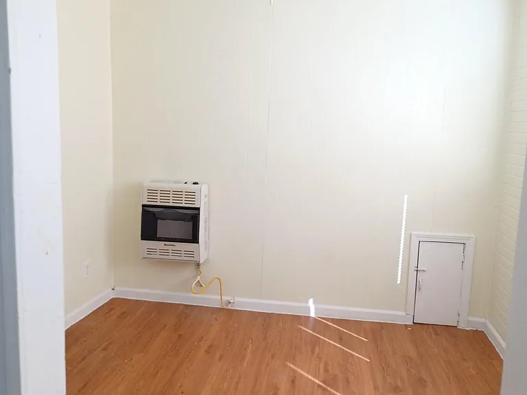 1028 SW 31st St — Photo 3