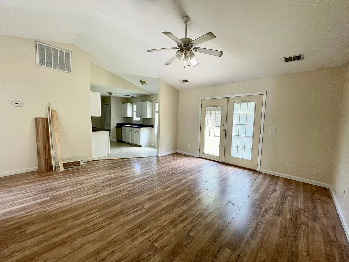 Building Photo - 514 Heron Dr