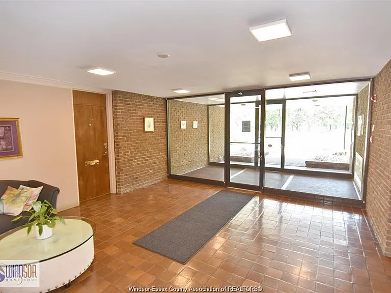 2144 Pelissier St #601 — Photo 11