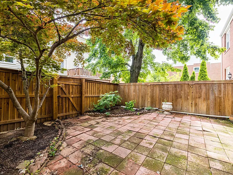 8509 Jeffersonian Ct — Photo 43