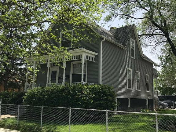 2nd image of 1421 Everett Ave