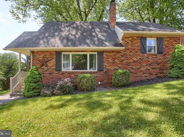 610 Georgian Pl, Harrisburg, PA 17111