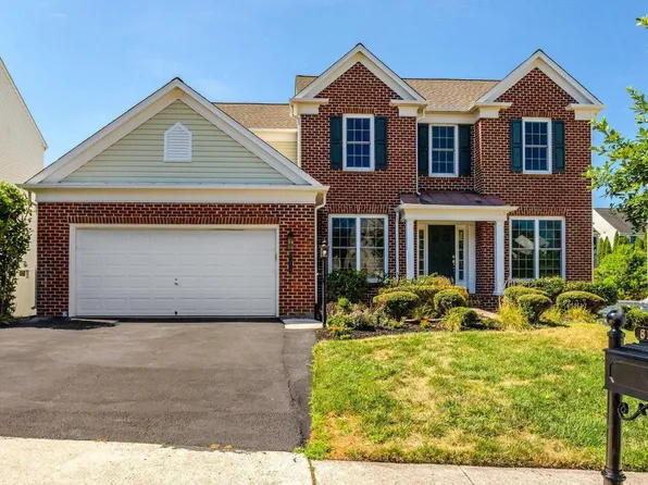 8173 Douglas Fir Dr, Lorton, VA 22079