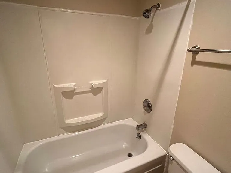 613 SW 9th St #5 — Photo 7