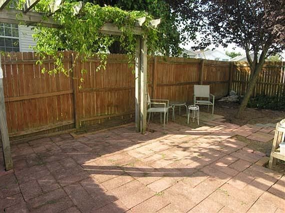 4th image of 207 Strawberry Ct