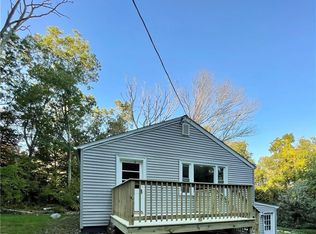 18 Twin Brook Ln, Coventry, RI 02816